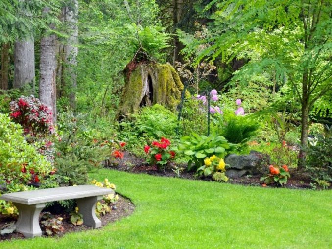 Wie legt man einen Garten im Landhausstil an?