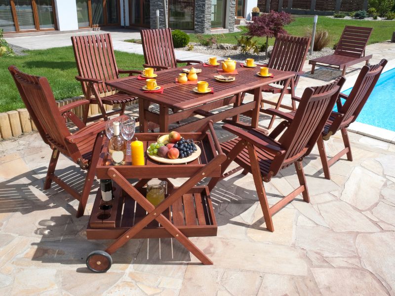 Vom Discounter oder ein Designstück: Welche ist die bessere Entscheidung bei Gartenmöbel?