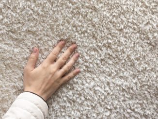 Teppichfliesen und Teppichboden: ein Vergleich