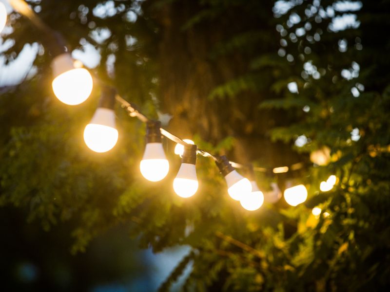 Verteilen Sie draußen Licht besser mit Lichterketten
