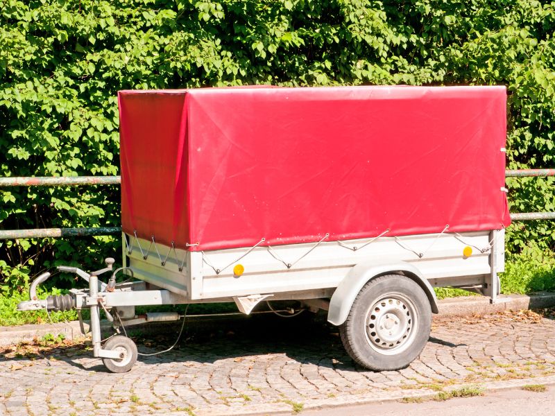 Stellplatz für PKW Anhänger am Haus - was sollte man beachten