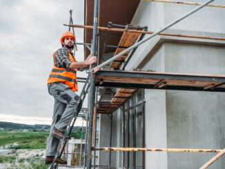 Gerüstkosten kalkulieren: So vermeiden Bauunternehmen unnötige Ausgaben