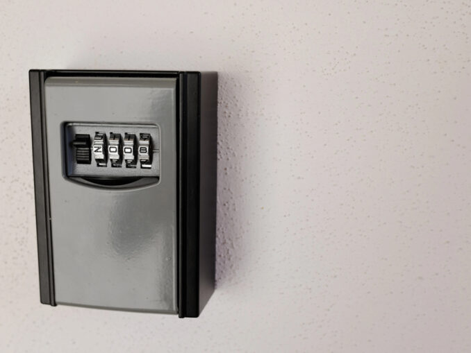 Schlüsselkasten im Außenbereich: Wetterfest, sicher und praxistauglich