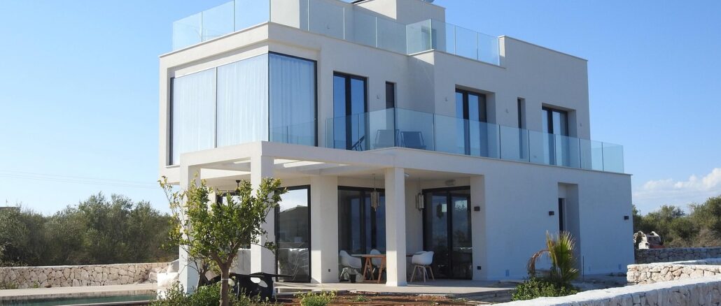 Zweitwohnsitz im Ausland: Chancen und Risiken für Immobilieneigentümer