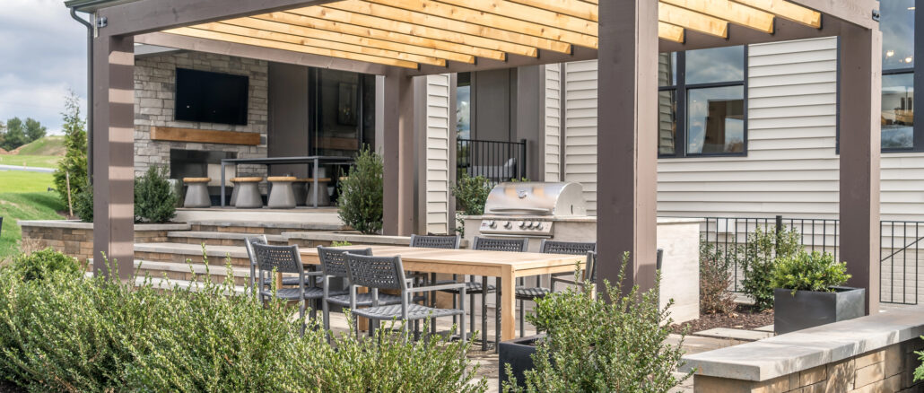 Vorzelt, Pavillon, Terrassenüberdachung: So wird ein Außenbereich in der Übergangszeit wirklich nutzbar